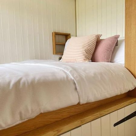 Callow The Hereford Hut, Charming 1 Bedroom Shepherds Hut מראה חיצוני תמונה