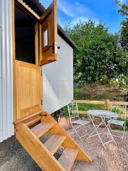 Callow The Hereford Hut, Charming 1 Bedroom Shepherds Hut מראה חיצוני תמונה