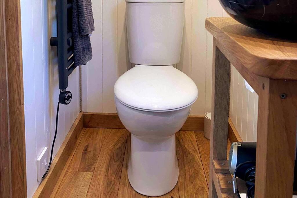 Callow The Hereford Hut, Charming 1 Bedroom Shepherds Hut מראה חיצוני תמונה