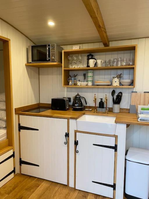 Callow The Hereford Hut, Charming 1 Bedroom Shepherds Hut מראה חיצוני תמונה