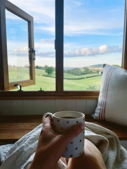 Callow The Hereford Hut, Charming 1 Bedroom Shepherds Hut מראה חיצוני תמונה