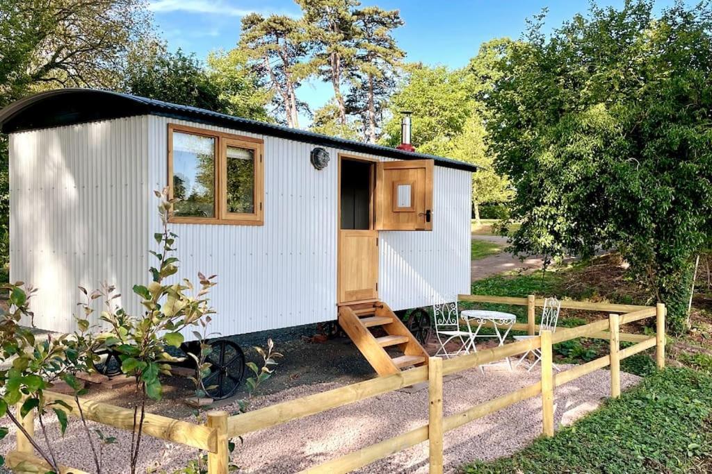 Callow The Hereford Hut, Charming 1 Bedroom Shepherds Hut מראה חיצוני תמונה