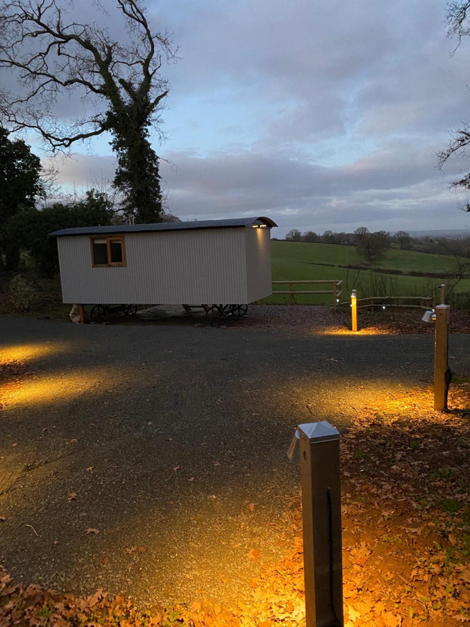 Callow The Hereford Hut, Charming 1 Bedroom Shepherds Hut מראה חיצוני תמונה